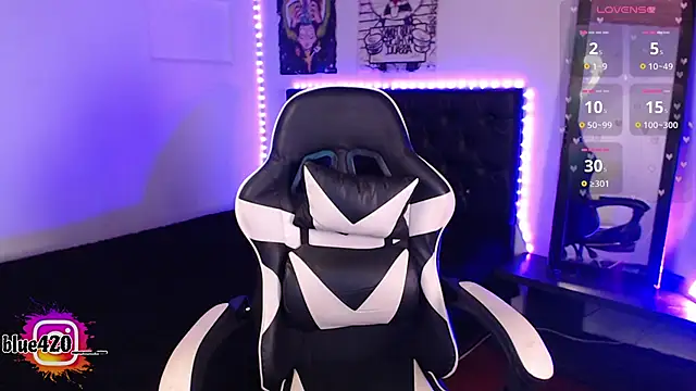 Snapshot of Skyler__blue4 chatting on October 19, 2025, 8:53 pm Skyler blue4 online show from October 19, 2025, 8:53 pm