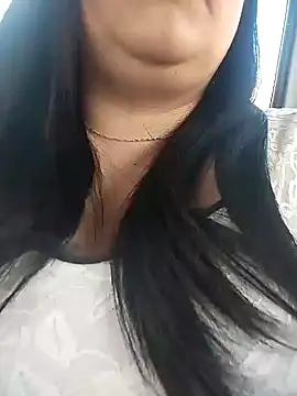 Snapshot of sara_pineros chatting on December 5, 2024, 6:00 pm sara pineros online show from December 5, 2024, 6:00 pm