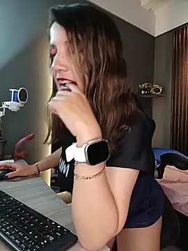 Snapshot of gwen_ashly chatting on January 14, 2026, 8:14 pm gwen ashly online show from January 14, 2026, 8:14 pm