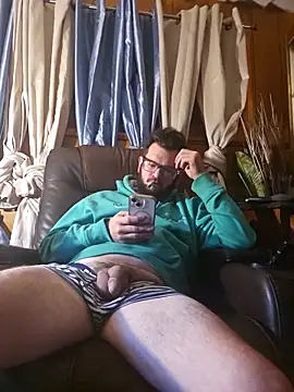 hungverrec online show from October 4, 2025, 8:12 am