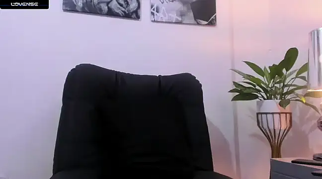 CruzVega online show from January 10, 2025, 7:54 pm