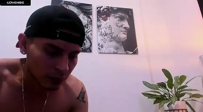 CruzVega online show from January 23, 2025, 12:25 am