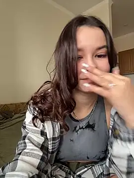 Snapshot of PoppyRobinson chatting on December 8, 2024, 8:20 am PoppyRobinson online show from December 8, 2024, 8:20 am