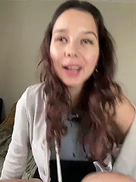 Snapshot of PoppyRobinson chatting on December 15, 2024, 8:19 am PoppyRobinson online show from December 15, 2024, 8:19 am