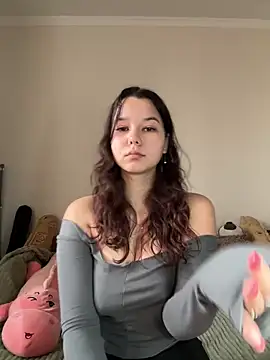 Snapshot of PoppyRobinson chatting on January 4, 2025, 8:17 am PoppyRobinson online show from January 4, 2025, 8:17 am