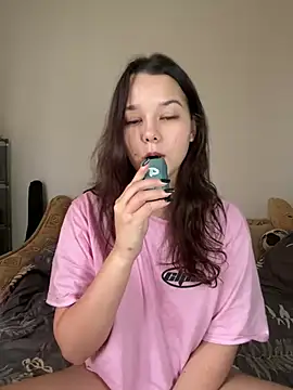 Snapshot of PoppyRobinson chatting on January 7, 2025, 8:24 am PoppyRobinson online show from January 7, 2025, 8:24 am