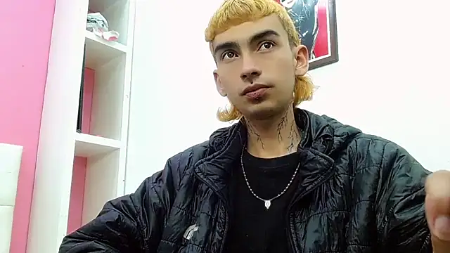 Snapshot of ttimy_x_boy chatting on February 5, 2026, 7:18 pm ttimy x boy online show from February 5, 2026, 7:18 pm