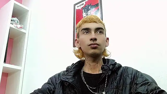 Snapshot of ttimy_x_boy chatting on February 6, 2026, 11:08 pm ttimy x boy online show from February 6, 2026, 11:08 pm