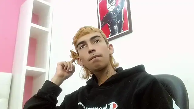 Snapshot of ttimy_x_boy chatting on February 19, 2026, 3:13 am ttimy x boy online show from February 19, 2026, 3:13 am