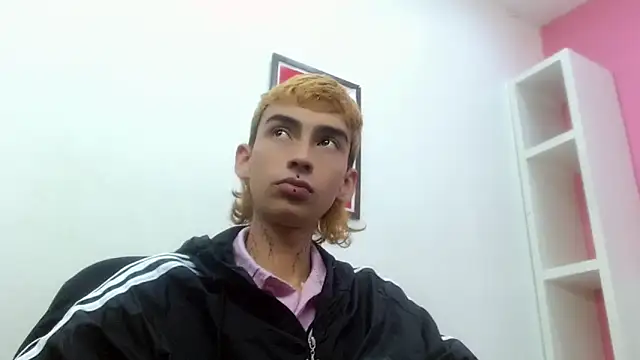 Snapshot of ttimy_x_boy chatting on February 26, 2026, 3:16 am ttimy x boy online show from February 26, 2026, 3:16 am