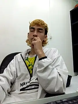 ttimy x boy online show from March 17, 2026, 8:23 pm