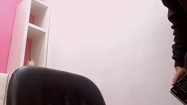 ttimy x boy online show from April 7, 2026, 8:09 pm