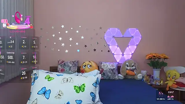 Snapshot of _Loves_ chatting on September 27, 2025, 9:42 pm  Loves  online show from September 27, 2025, 9:42 pm
