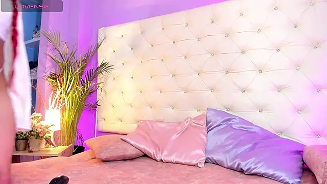 emaa lambert online show from February 15, 2025, 7:50 pm