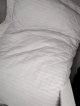 fofinhaa12 online show from March 19, 2025, 5:17 pm