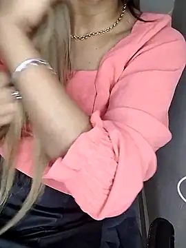 fofinhaa12 online show from April 24, 2026, 2:14 am