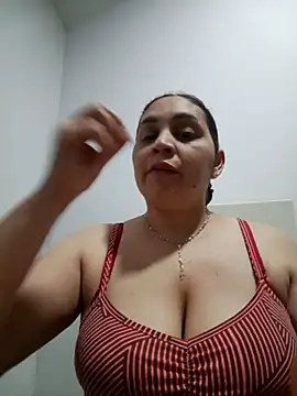 MirandaSoto online show from April 14, 2026, 3:01 am