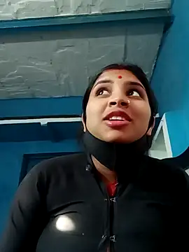 Snapshot of Nisha_Cute chatting on March 18, 2025, 2:47 am Nisha Cute online show from March 18, 2025, 2:47 am