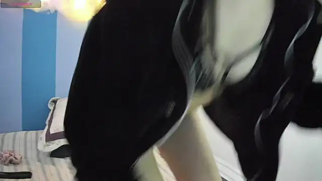 Snapshot of britny_clouds chatting on December 4, 2024, 12:03 pm britny clouds online show from December 4, 2024, 12:03 pm