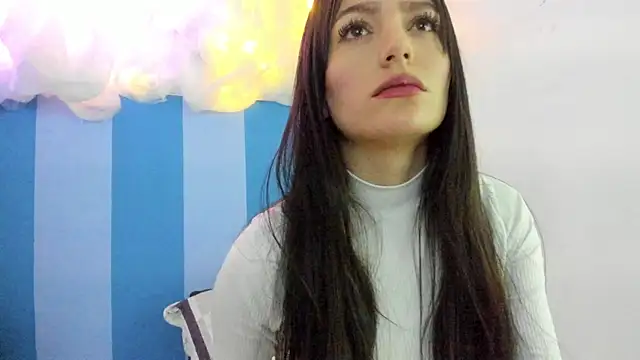 Snapshot of britny_clouds chatting on December 23, 2024, 12:30 pm britny clouds online show from December 23, 2024, 12:30 pm