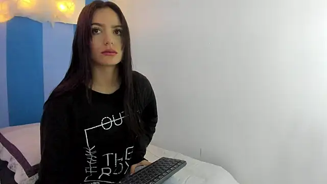 Snapshot of britny_clouds chatting on December 27, 2024, 12:12 pm britny clouds online show from December 27, 2024, 12:12 pm