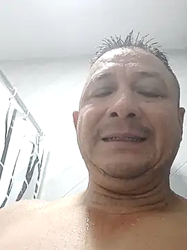 Snapshot of luchoarr chatting on October 1, 2025, 11:11 pm luchoarr online show from October 1, 2025, 11:11 pm