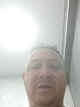 Snapshot of luchoarr chatting on November 6, 2025, 11:26 pm luchoarr online show from November 6, 2025, 11:26 pm