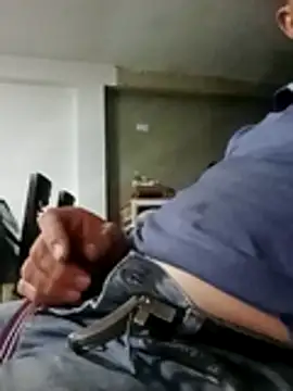 Snapshot of luchoarr chatting on December 4, 2025, 2:32 am luchoarr online show from December 4, 2025, 2:32 am