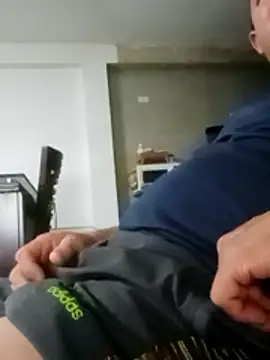 Snapshot of luchoarr chatting on December 15, 2025, 3:22 am luchoarr online show from December 15, 2025, 3:22 am