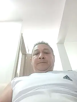 Snapshot of luchoarr chatting on January 18, 2026, 2:32 pm luchoarr online show from January 18, 2026, 2:32 pm