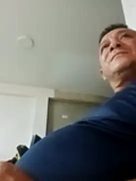 Snapshot of luchoarr chatting on February 3, 2026, 3:15 am luchoarr online show from February 3, 2026, 3:15 am