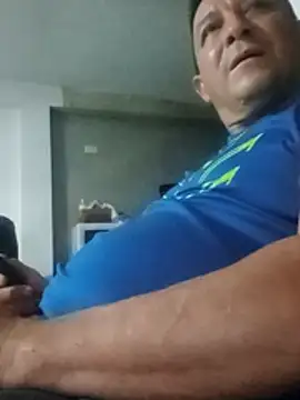 Snapshot of luchoarr chatting on February 12, 2026, 3:23 am luchoarr online show from February 12, 2026, 3:23 am