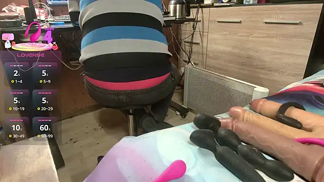 misteryman1956 online show from December 17, 2025, 8:42 am