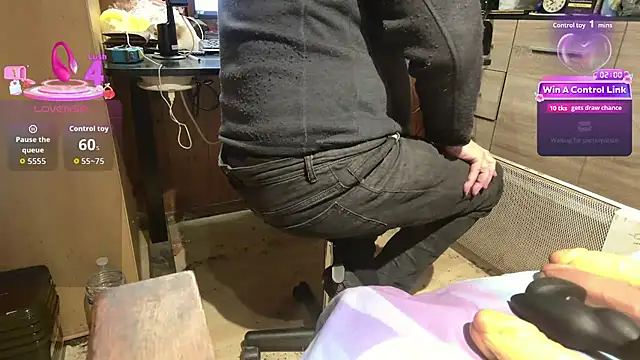 Snapshot of misteryman1956 chatting on March 10, 2026, 6:51 am misteryman1956 online show from March 10, 2026, 6:51 am