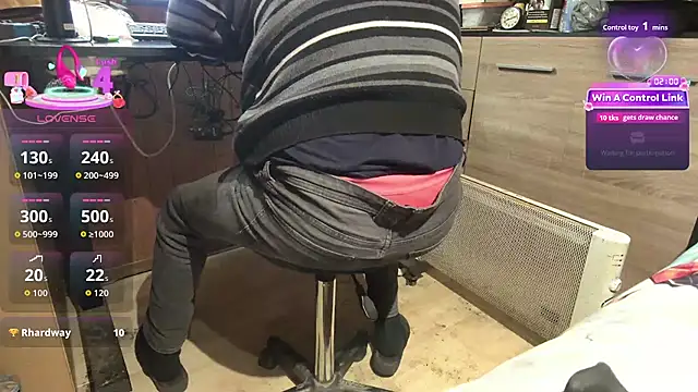 Snapshot of misteryman1956 chatting on April 1, 2026, 6:14 am misteryman1956 online show from April 1, 2026, 6:14 am