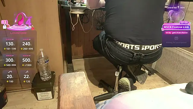 Snapshot of misteryman1956 chatting on April 10, 2026, 6:29 am misteryman1956 online show from April 10, 2026, 6:29 am