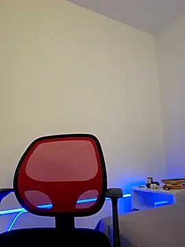 VictoriaEvaans  online show from October 28, 2025, 9:39 pm