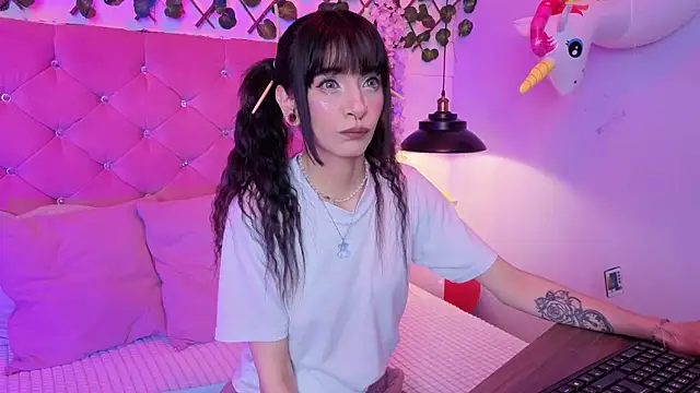 lauren evans96 online show from February 26, 2026, 3:49 am