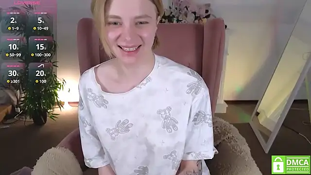 Snapshot of MirraBellanta chatting on May 15, 2026, 11:01 pm MirraBellanta online show from May 15, 2026, 11:01 pm