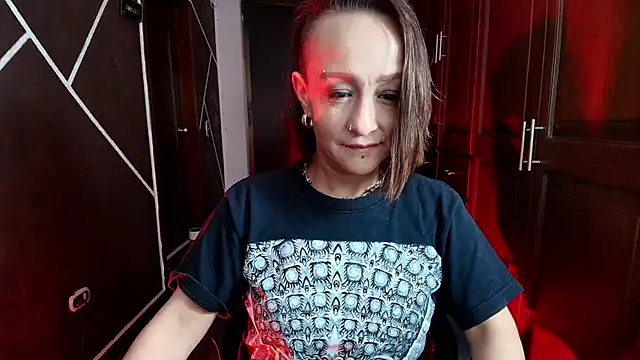 NatashaMason  online show from February 5, 2025, 11:44 am