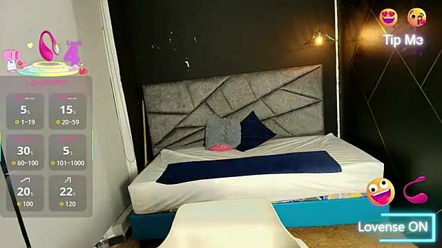 NatashaMason  online show from October 3, 2025, 12:57 pm