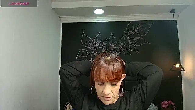 NatashaMason  online show from October 16, 2025, 11:55 am