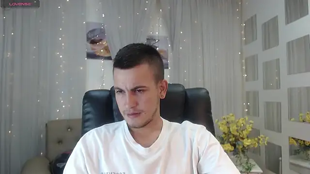 Snapshot of Cerokershelby chatting on January 5, 2025, 7:28 pm Cerokershelby online show from January 5, 2025, 7:28 pm