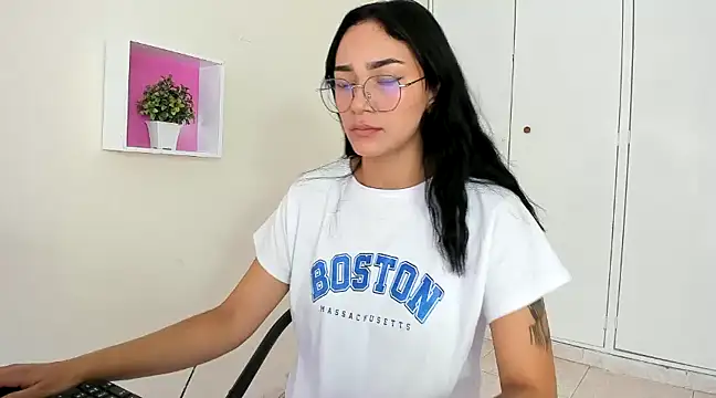 ASIAM BRUNET online show from January 13, 2025, 1:49 pm