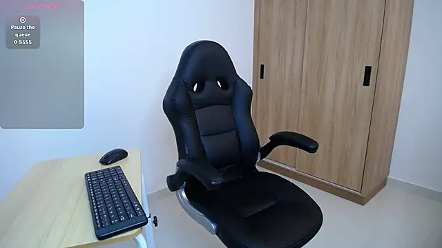 karoll marquez online show from December 21, 2025, 3:08 pm