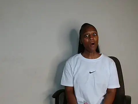 Lucy Blacksilk online show from October 31, 2025, 6:42 pm