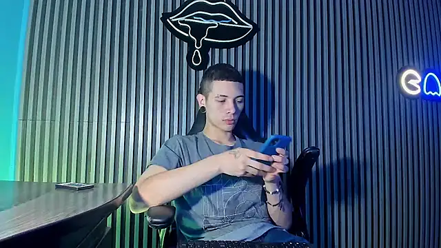 Jefer rick  online show from October 6, 2025, 12:35 pm