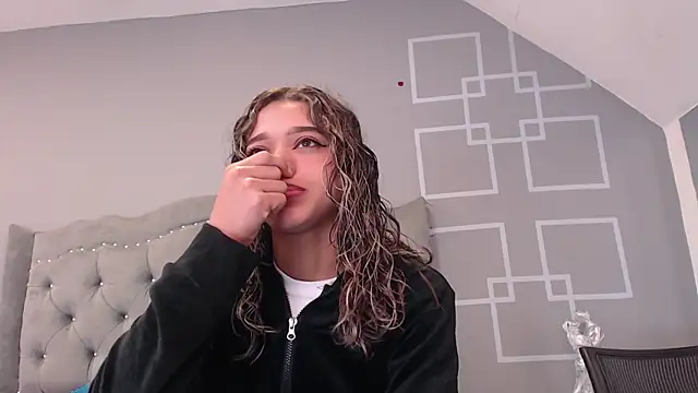 BritneyCollins online show from February 8, 2025, 11:22 am