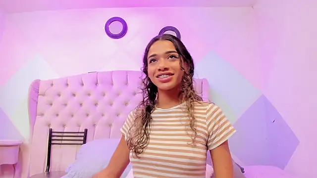 BritneyCollins online show from January 17, 2026, 11:37 am