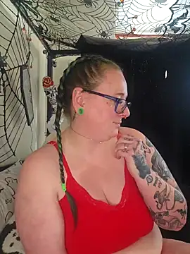 Bunny Cummings online show from October 22, 2025, 1:33 pm